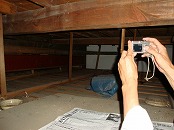 木造住宅の耐震診断（天井裏の状態を確認する）